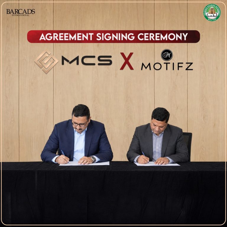 MCS x Motifz agreement-signing photograph